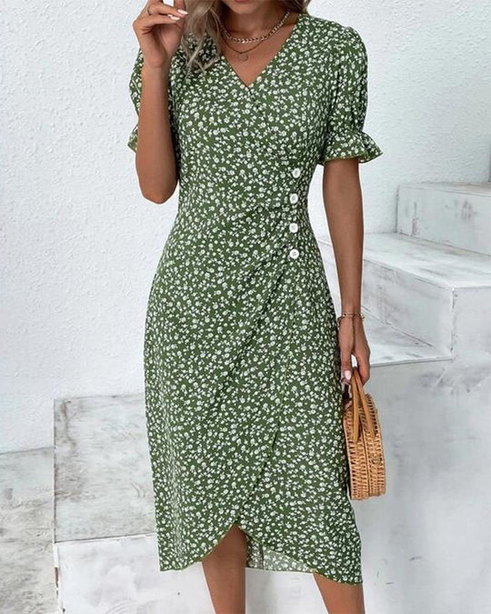 EB | Schönes Kleid mit Knöpfen