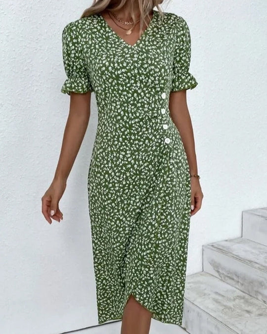 EB | Schönes Kleid mit Knöpfen