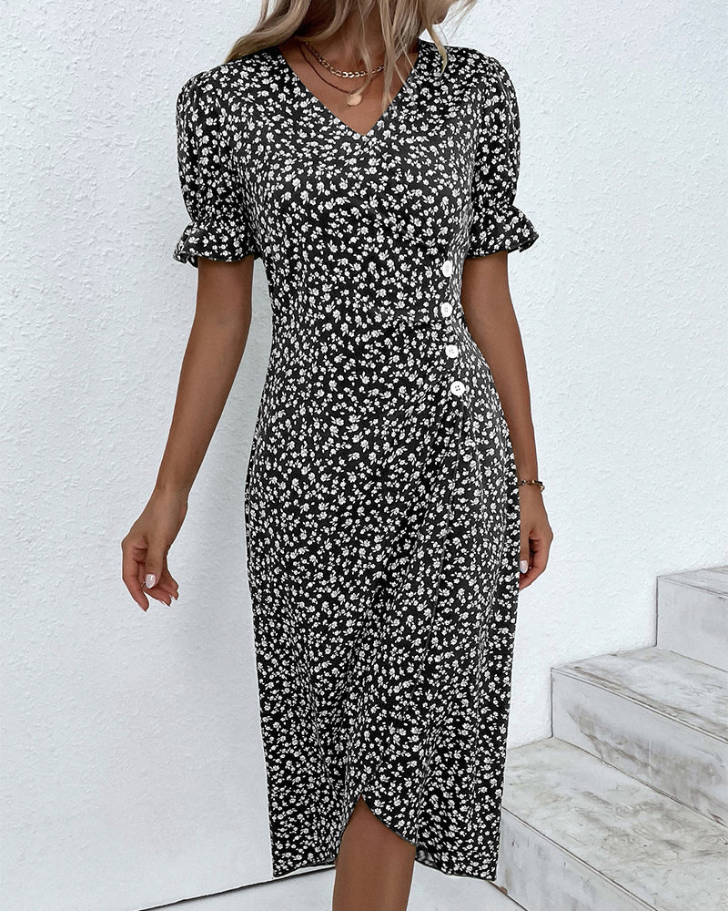 EB | Schönes Kleid mit Knöpfen