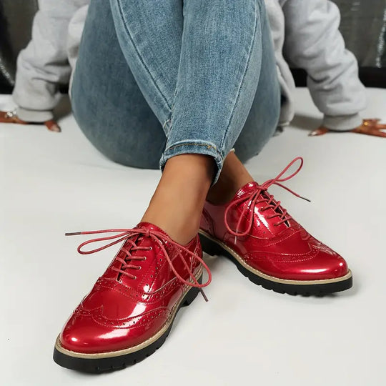 Glänzende Lederschuhe EB