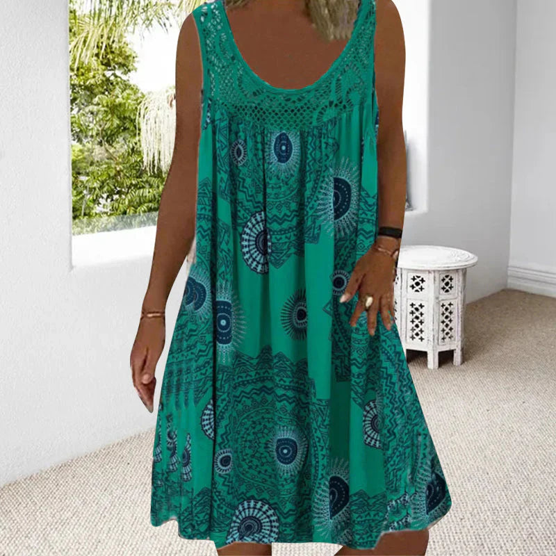 EB | Ärmelloses Kleid mit Lebendigem Boho-Print