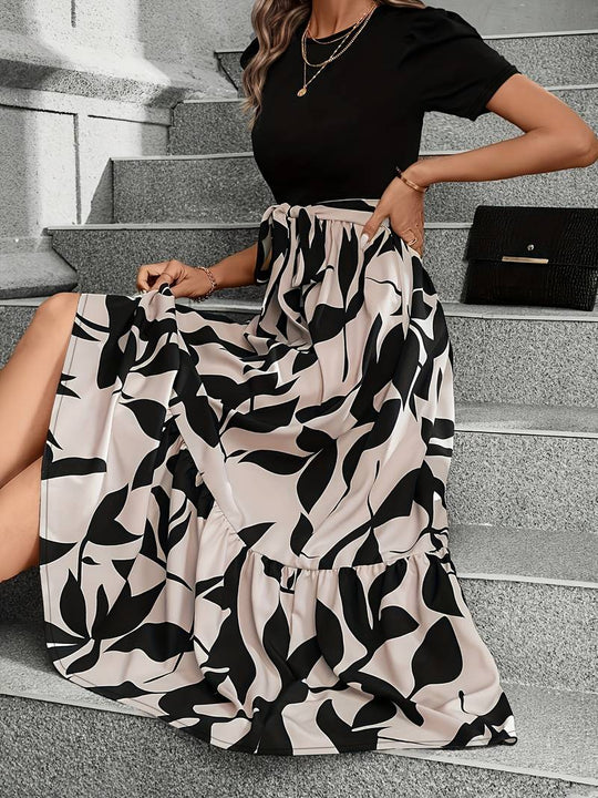 EB | Kleid mit Floralem Druck und Rundhalsausschnitt