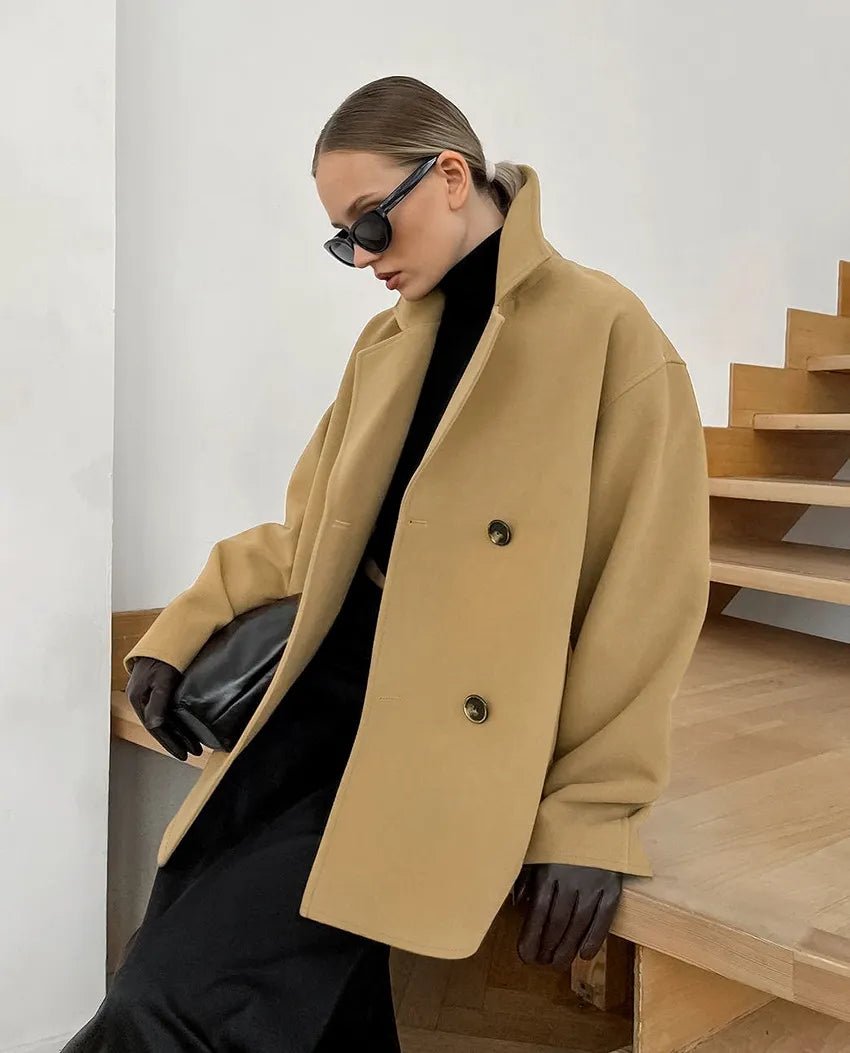 EB | elegante braune Wolljacke mit doppelter Knopfreihe, halblang