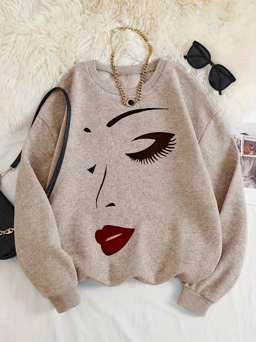 EB | Sweatshirt mit Gesichtsdruck Baumwolle Künstlerisch und Bequem