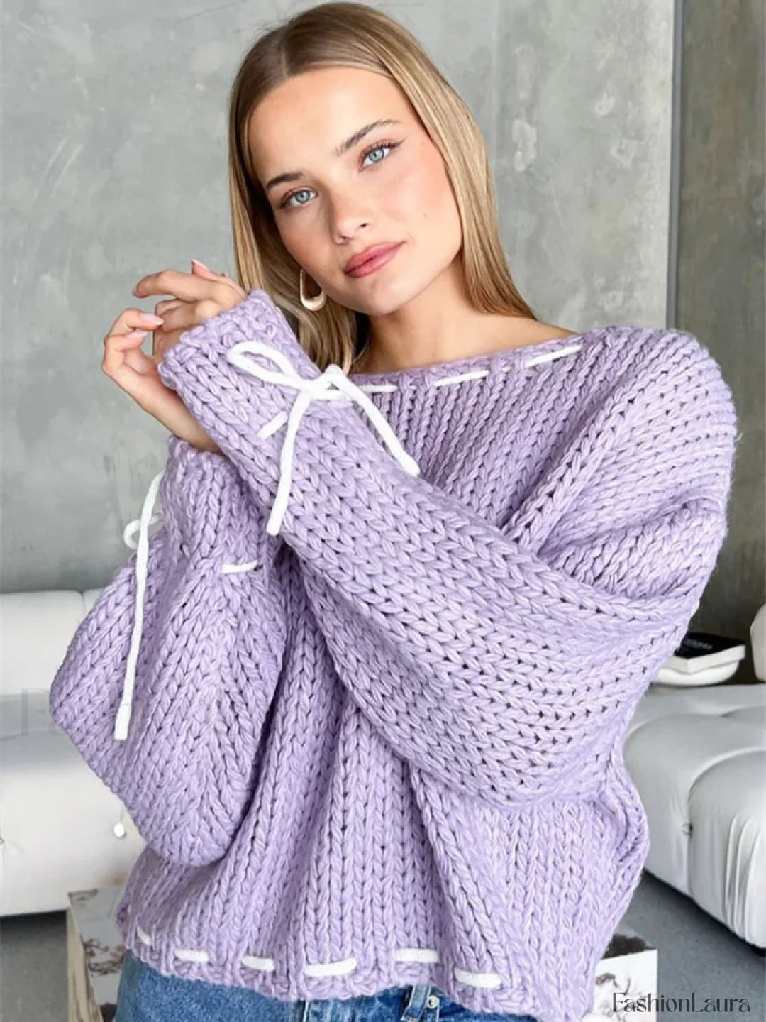 EB | Gemütlicher Strickpullover mit Kontrastierenden Details