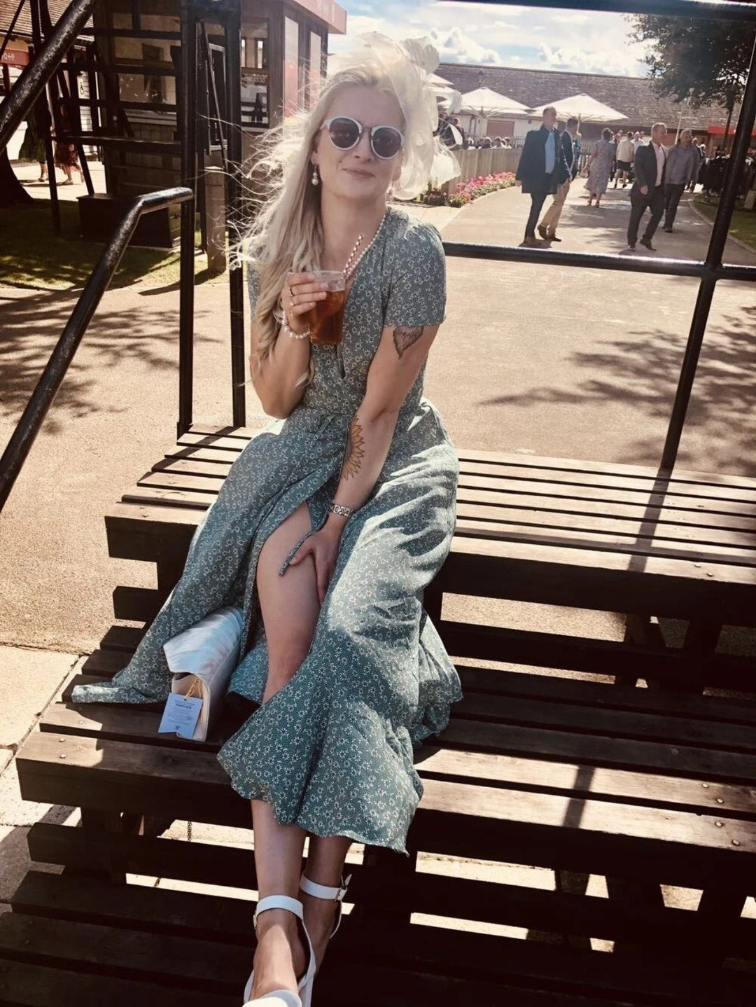 EB | Strickjacke mit V-Ausschnitt und Trägern