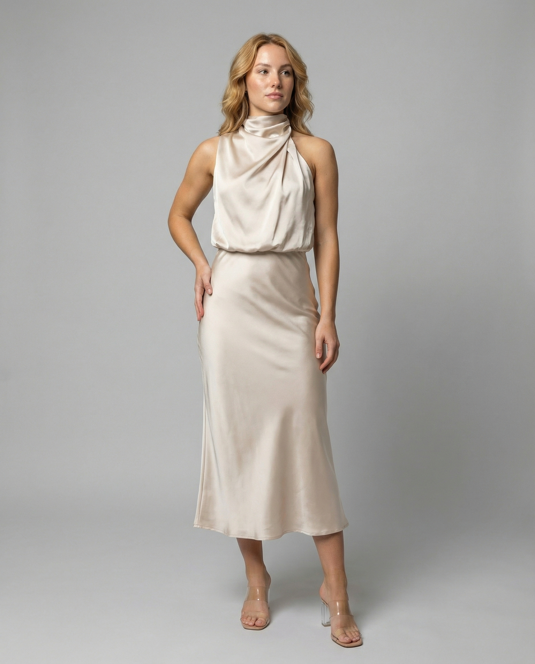 Glänzendes Langes Abendkleid mit Elegantem Schnitt | EB