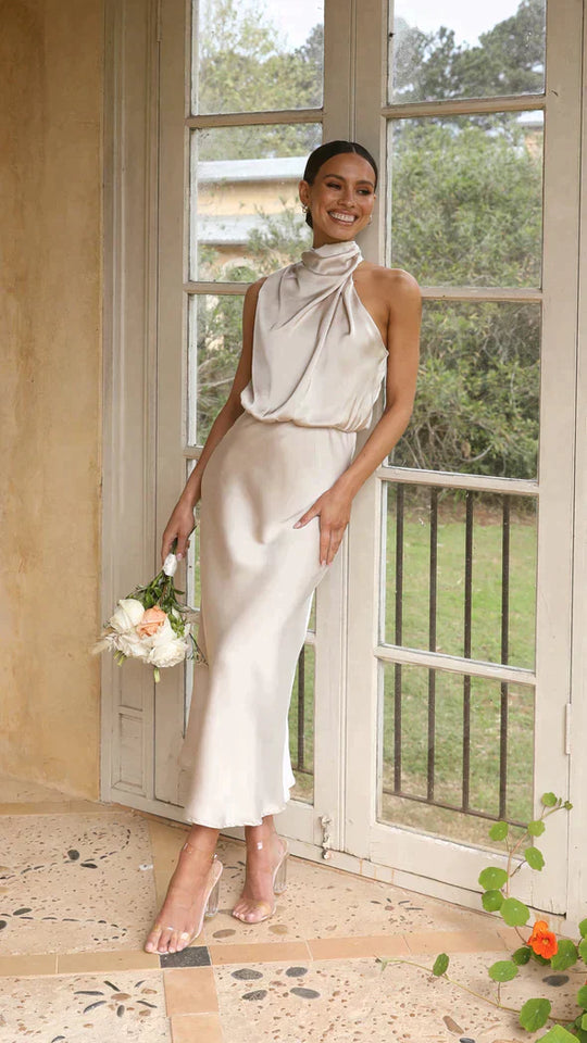 EB - Glänzendes langes Kleid