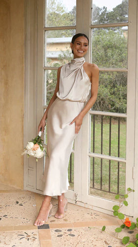 EB | Satin ärmelloses Festkleid
