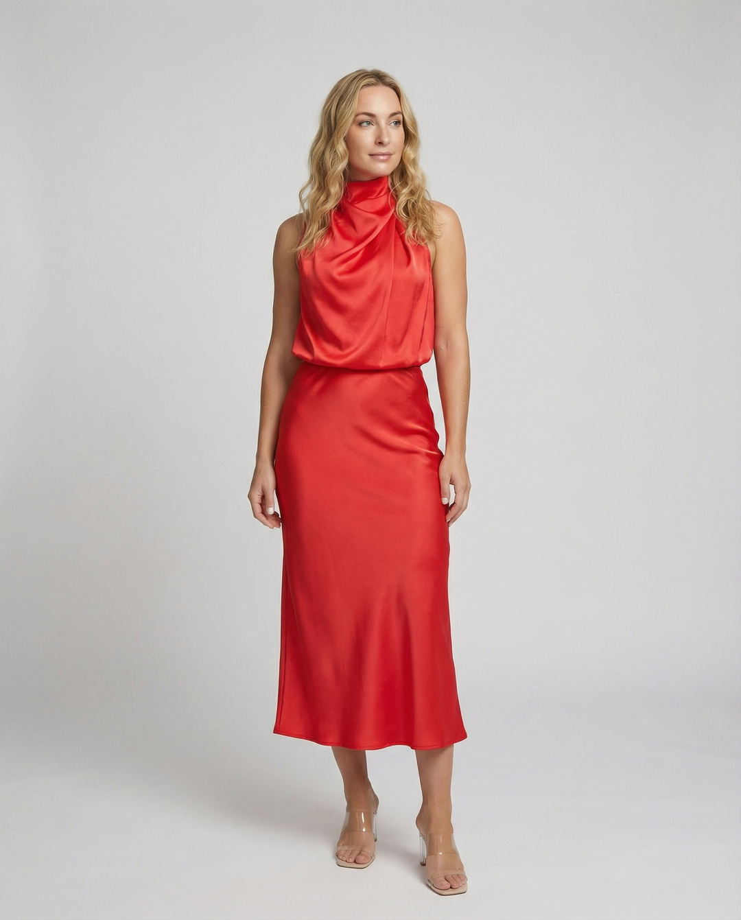 Glänzendes Langes Abendkleid mit Elegantem Schnitt | EB