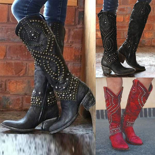 EB | Hohe Stiefel mit Metallnieten und Kobigem Absatz