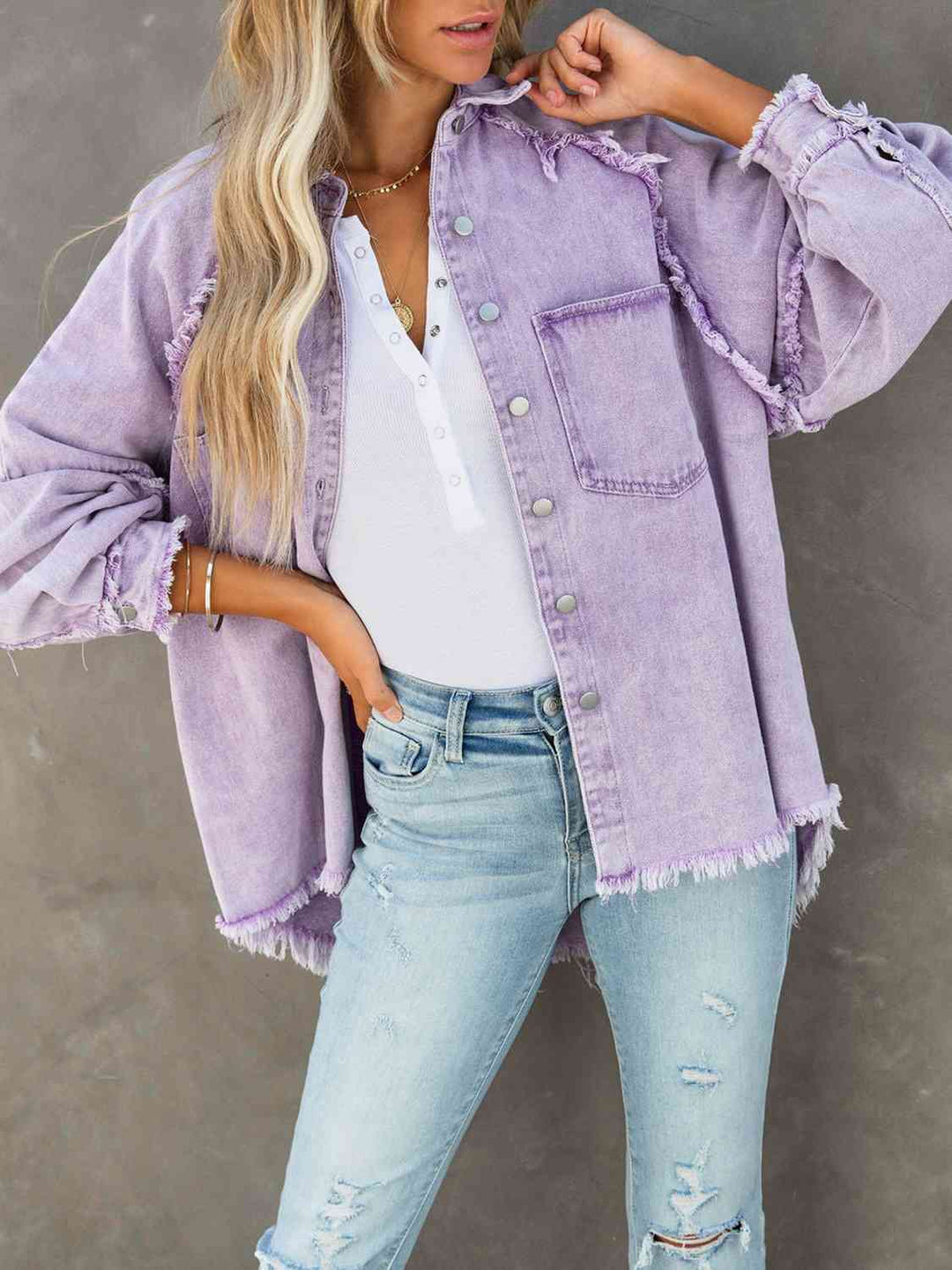 EB | Button Down Raw Hem Denim Jacke