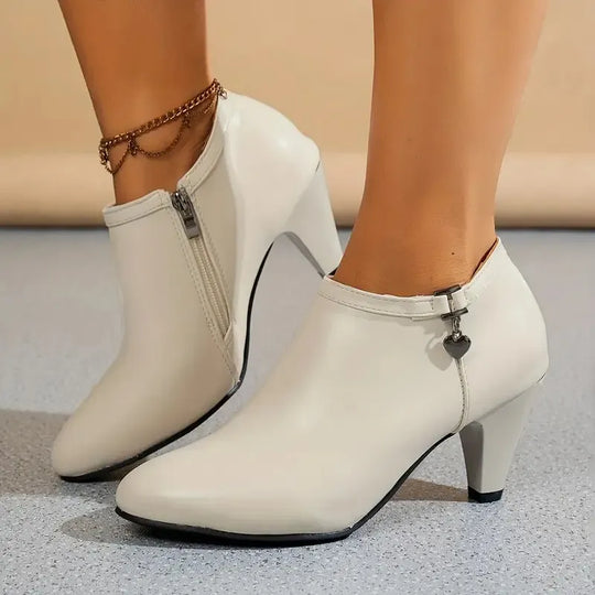 Zeitlose Stiefeletten im femininen Spitzen-Design EB EB