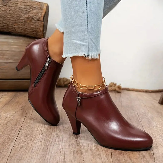 Zeitlose Stiefeletten im femininen Spitzen-Design EB EB