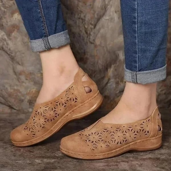Damenschuhe mit elastischen Löchern EB