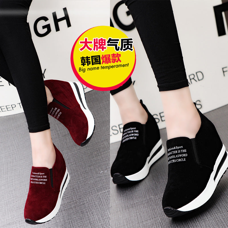 Damen nan Keilabsatz-Sneaker mit Samtoptik und elastischen Einsätzen EB