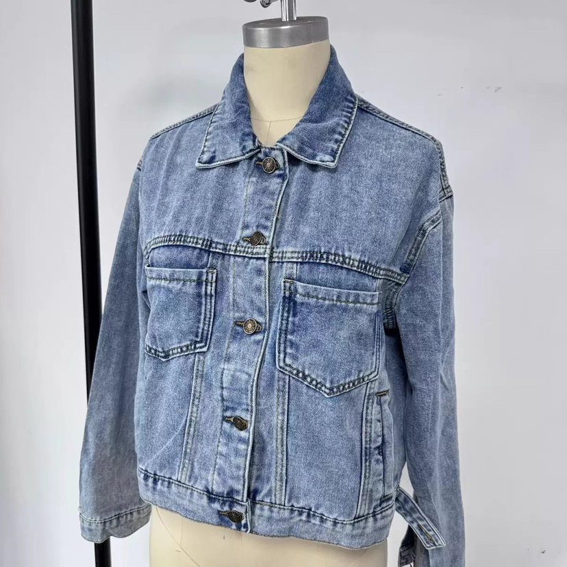 Damen lässige Jeansjacke im Oversized-Stil mit dekorativen Fransen EB
