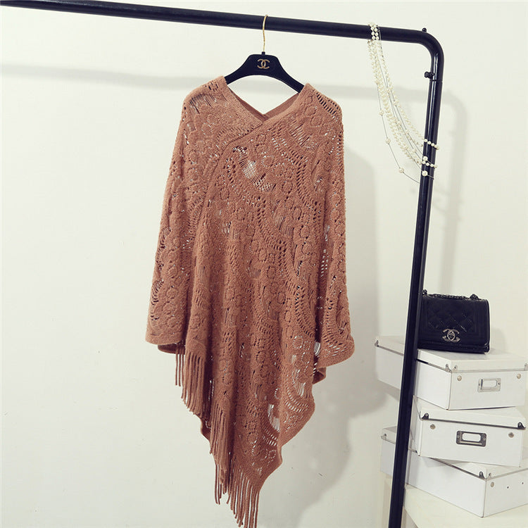 Damen Strickponcho mit fransigen Details und luftiger Lochstruktur EB