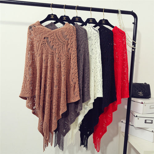 Damen Strickponcho mit fransigen Details und luftiger Lochstruktur EB