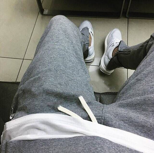 Herren Jogginghose mit seitlichen Reißverschlusstaschen und elastischem Bund EB