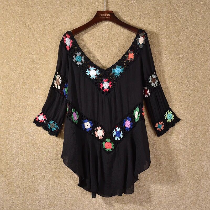 Damen Häkelbluse mit bunten Floral-Applikationen EB