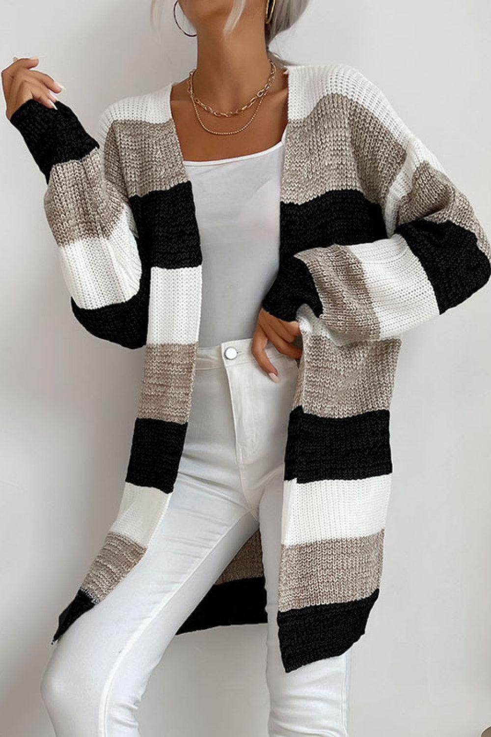EB | Einfache und Stilvolle Strickjacke