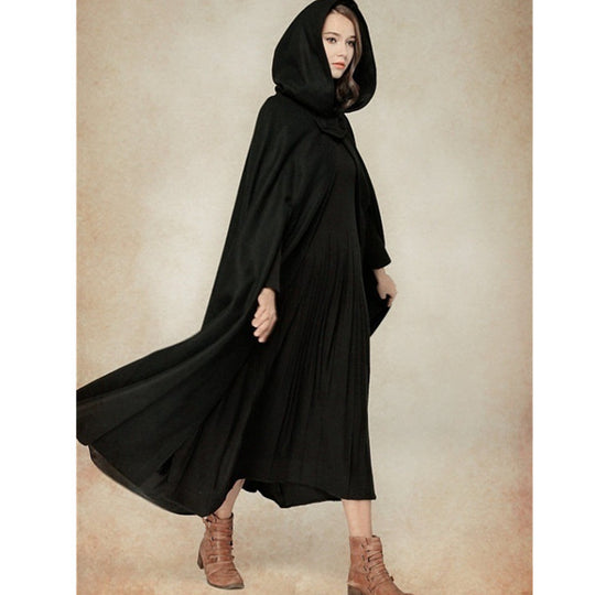 Damen eleganter Umhang mit Kapuze aus hochwertigem Stoff EB