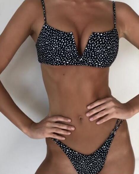 Damen Hoch geschnittener Bikini mit raffiniertem Rippendesign EB
