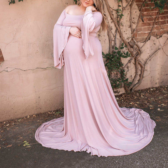 Damen Umstands-Maxikleid mit schulterfreiem Design und fließenden Ärmeln EB