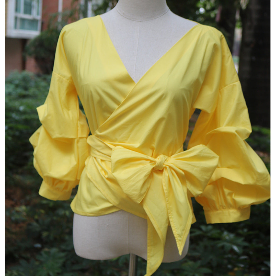 Damen Wickelbluse mit voluminösen Ärmeln EB