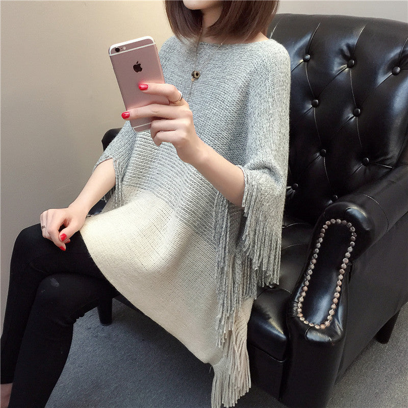 Damen Strickponcho mit Fransen und modischem Farbverlauf EB