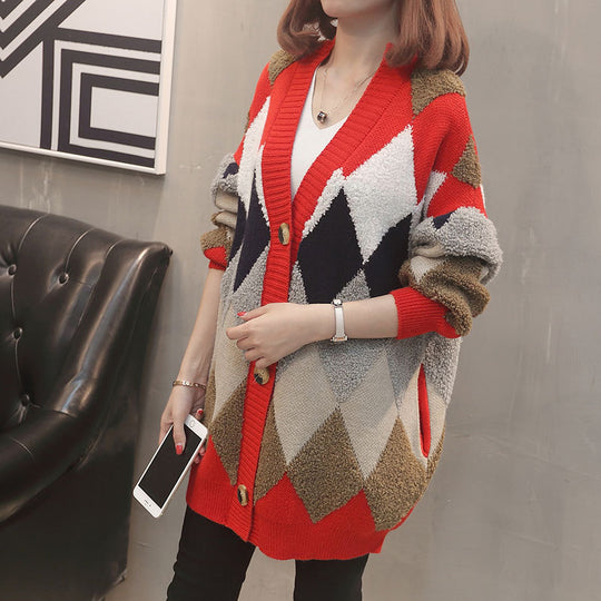 Damen Strickjacke mit geometrischem Muster und großen Knöpfen EB
