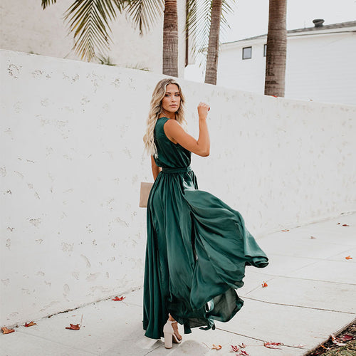 Damen Elegantes Maxikleid mit fließendem Rock und schlichter Silhouette EB