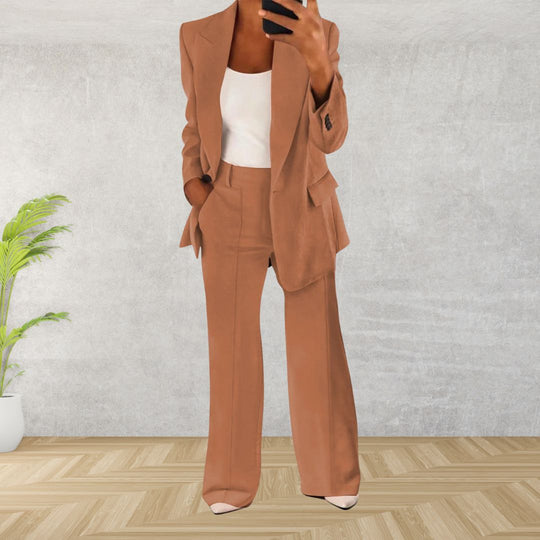 EB | Stilvolle Blazer- und Hosenanzug