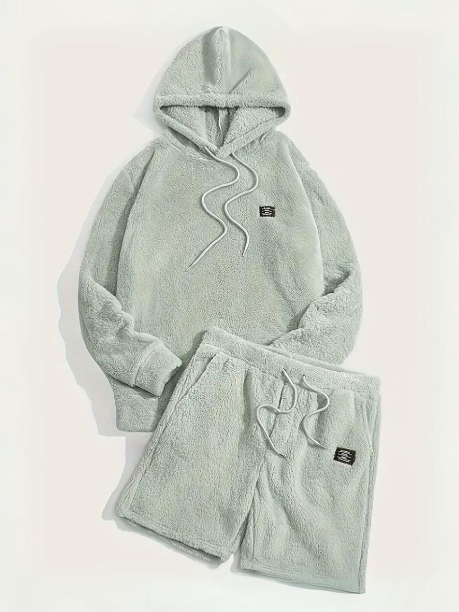 EB | Fluffy Hoodie und Shorts