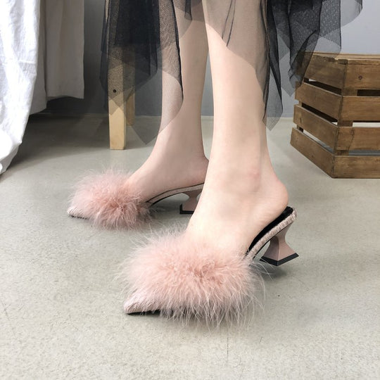 Damen elegante Mules mit glamourösem Flausche-Akzent EB