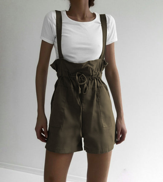 Damen Lässig geschnittene Overall-Shorts mit verstellbaren Trägern EB