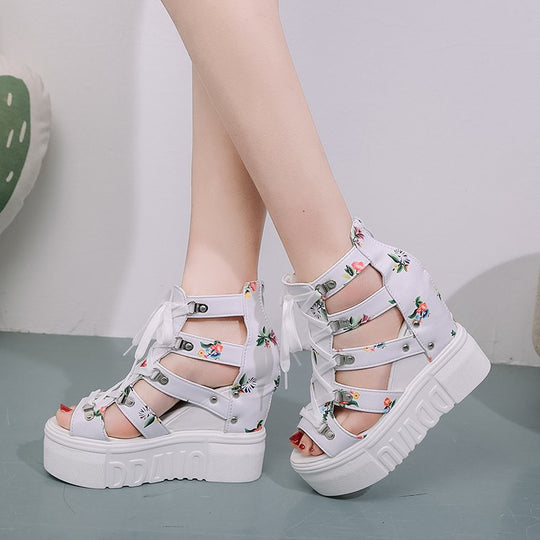 Damen Plateausandalen mit floralem Design EB