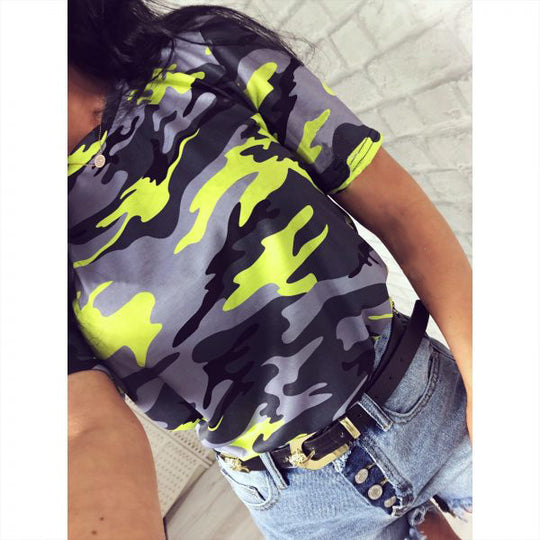 Damen Sportliches Camouflage-T-Shirt EB