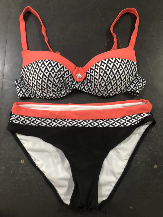 Damen Bikini-Set mit formgebendem Oberteil und modernem Streifenmuster EB