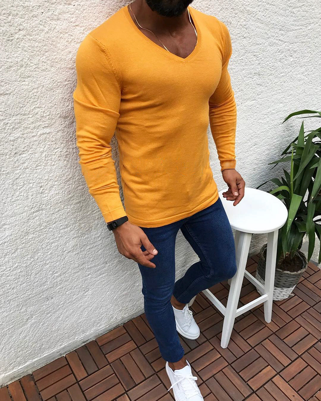 Herren figurbetontes Longsleeve aus Baumwolle mit V-Ausschnitt EB