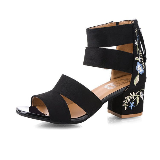 Damen Sandalen mit eleganten Riemen und floralem Design EB