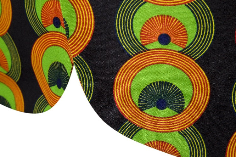 Damen Blazer mit auffälligem afrikanischem Muster und taillierter Passform EB