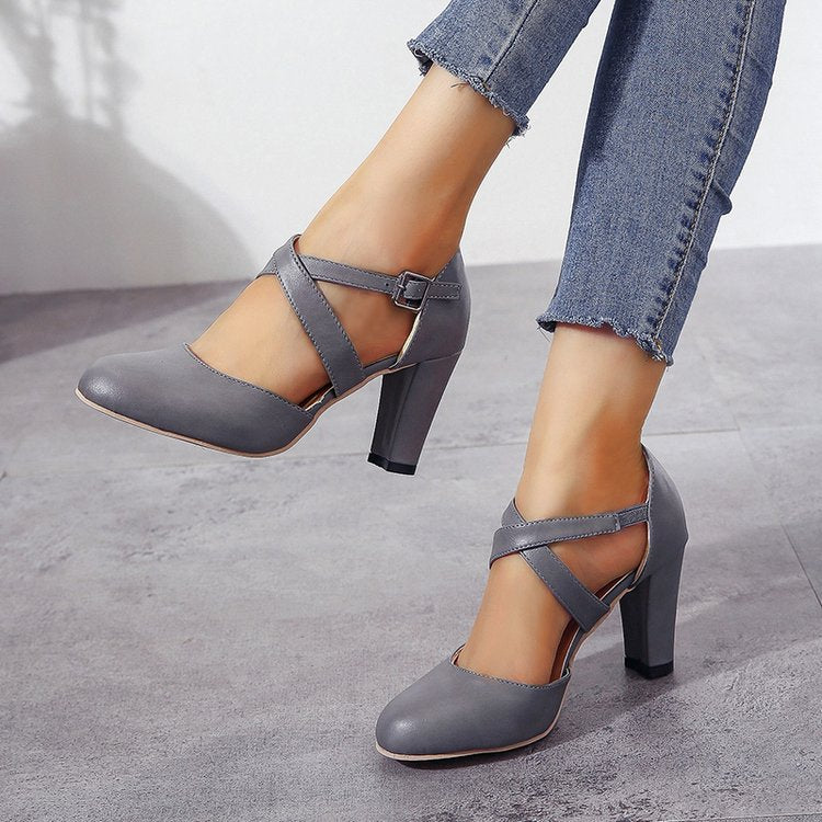 Damen Pumps mit dekorativem Riemendesign und komfortablem Blockabsatz EB