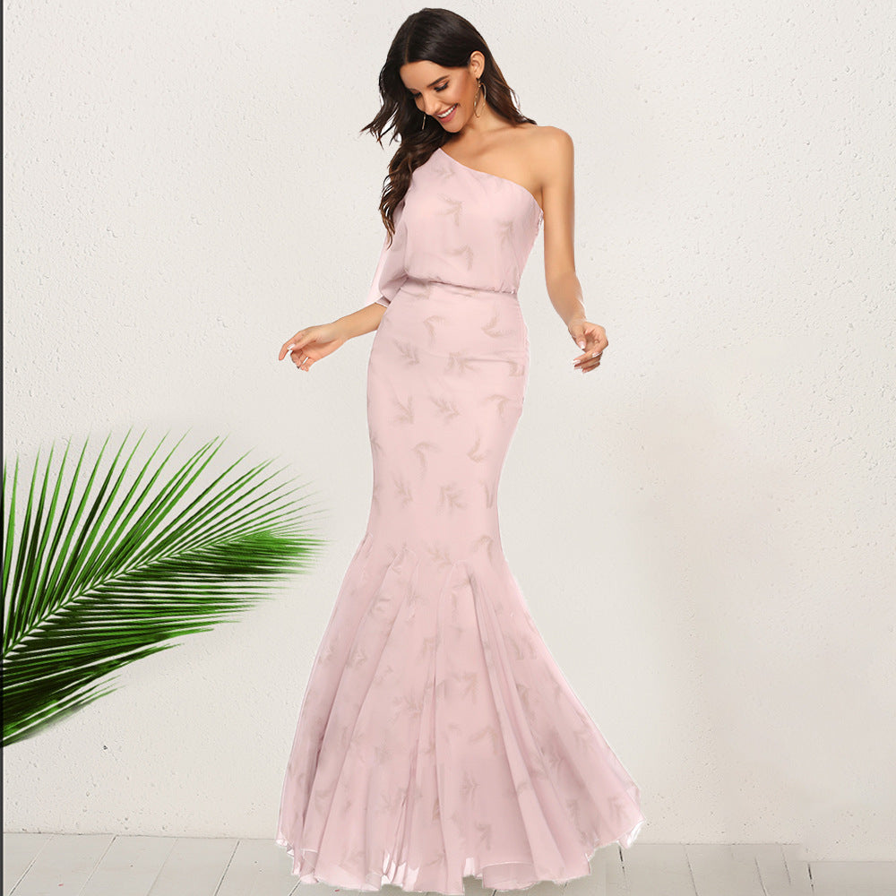 Damen Elegantes Abendkleid mit asymmetrischem Schnitt und schwingendem Saum EB