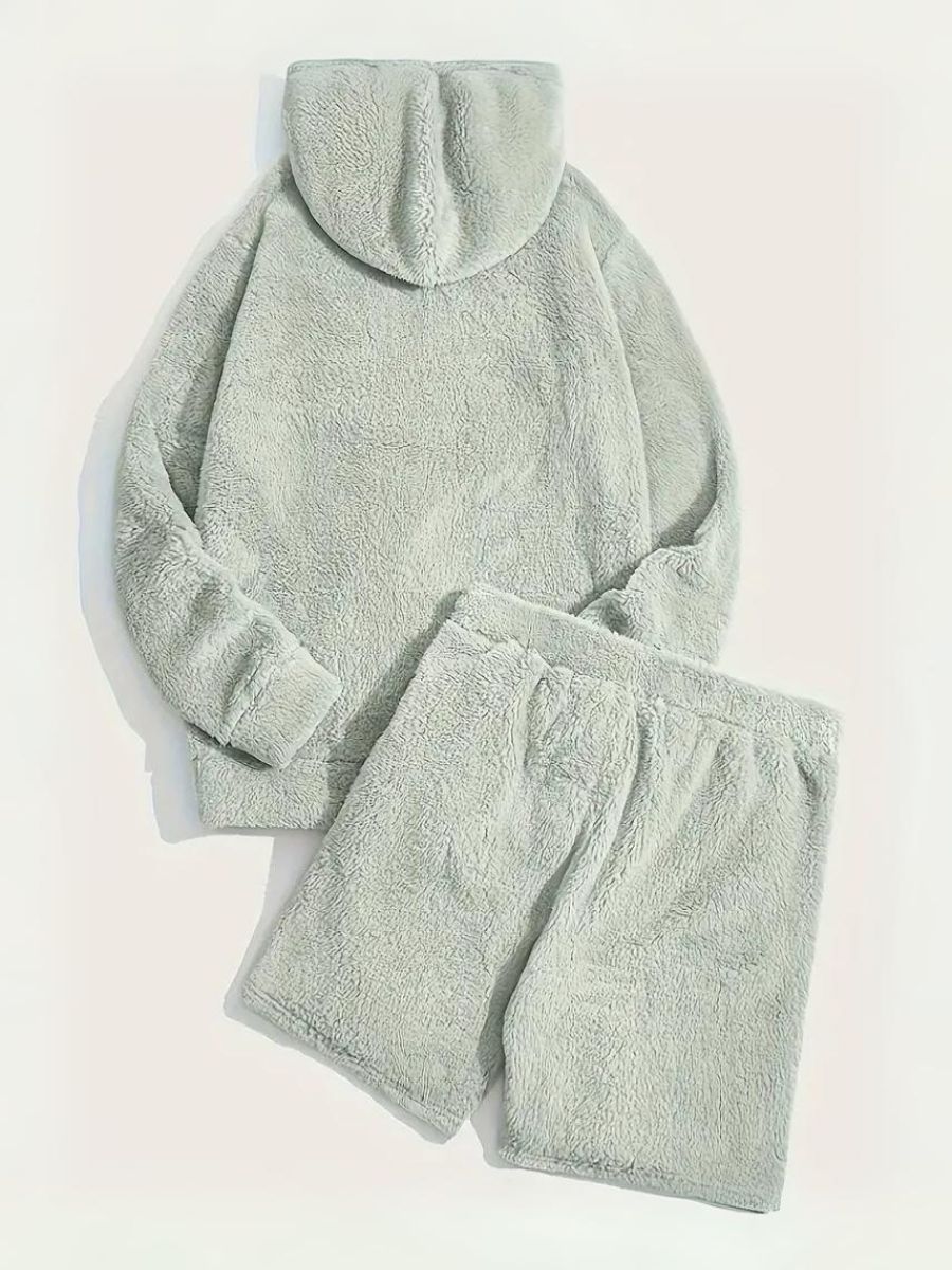 EB | Fluffy Hoodie und Shorts