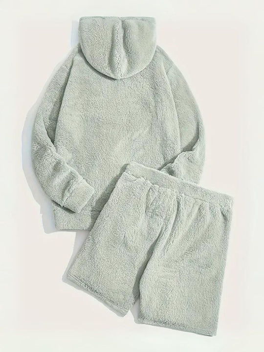EB | Fluffy Hoodie und Shorts