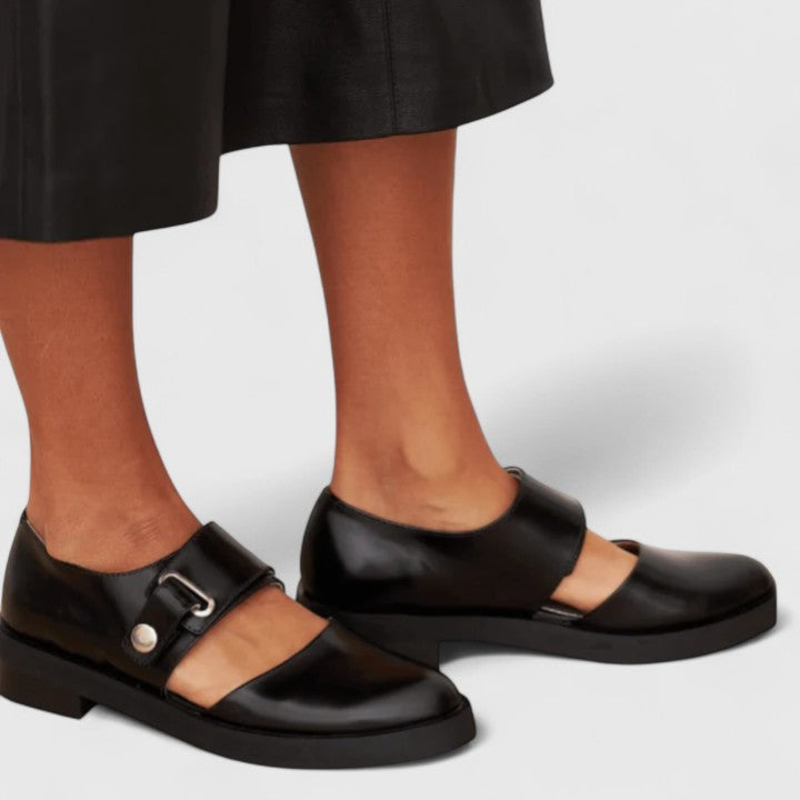 modische Retro-Schuhe, klassischer Look. EB EB