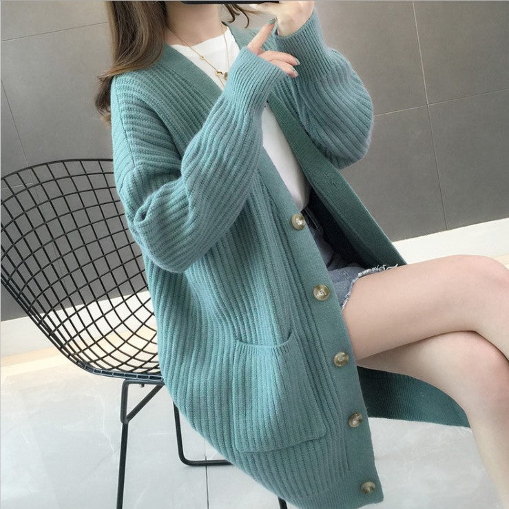 Damen Grobstrick Cardigan mit tiefem V-Ausschnitt und eleganten Knopfdetails EB