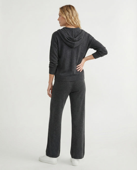 Damen Modetrends 2026 lässiges Kapuzenshirt mit kurzer Knopfleiste und weite Jogginghose aus weicher Baumwollmischung EB
